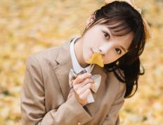 世俱杯直播-绿茵烽烟映照篮球热血，跨越竞技场域的共同竞争诗篇