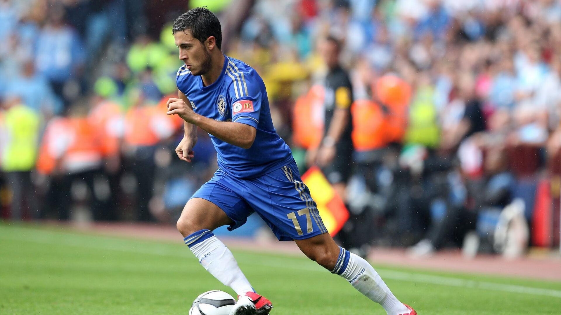 世俱杯直播-舞台上的巨人，劳塔罗在英超争冠之夜的闪耀法则